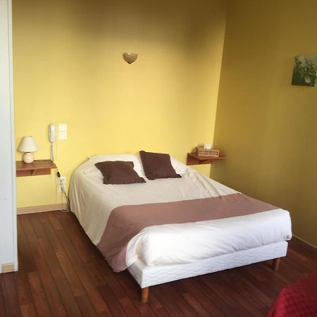 Au Pere Tranquille Otel Tinchebray-Bocage Dış mekan fotoğraf