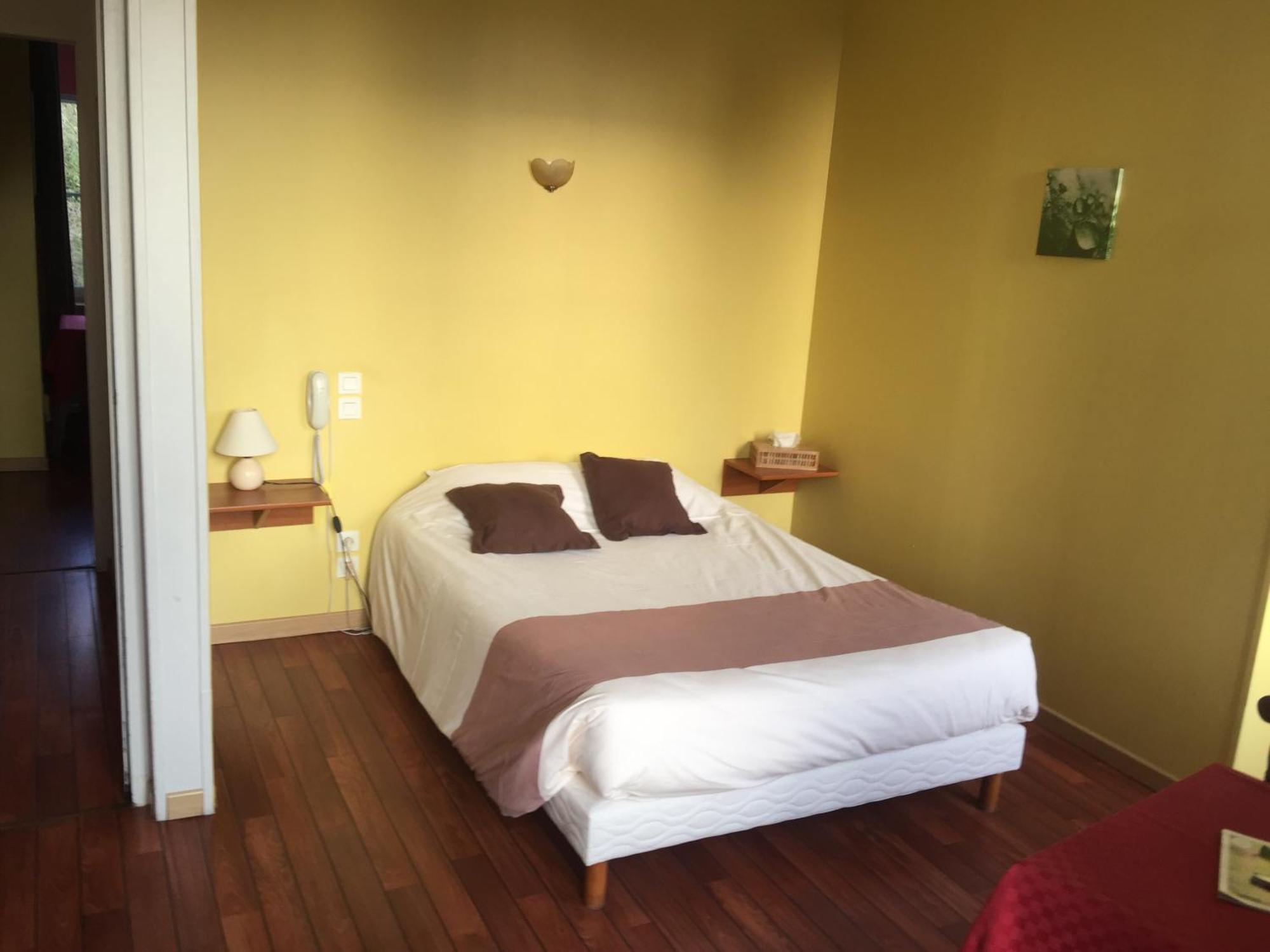 Au Pere Tranquille Otel Tinchebray-Bocage Dış mekan fotoğraf