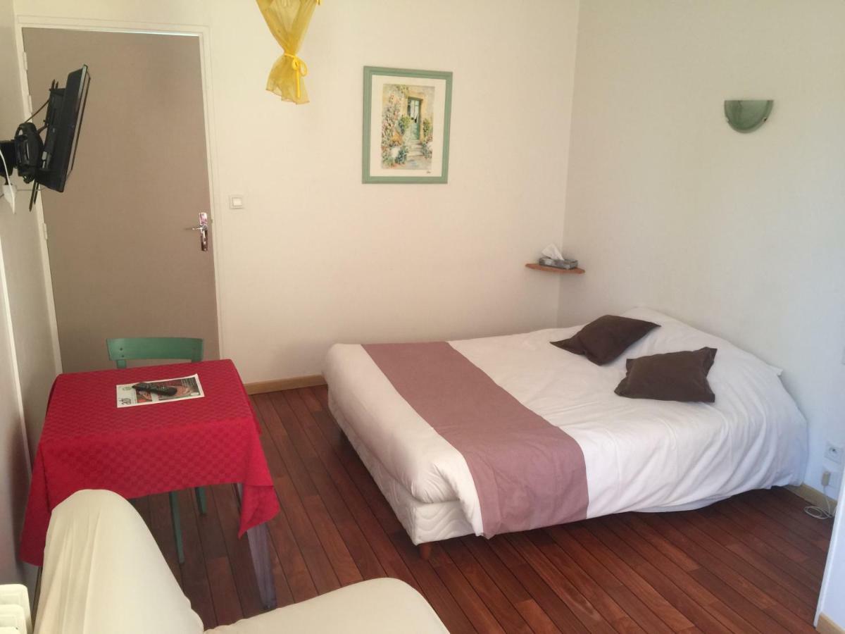 Au Pere Tranquille Otel Tinchebray-Bocage Dış mekan fotoğraf